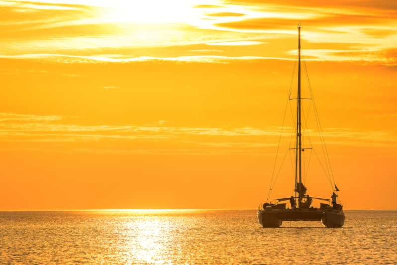 Sunset cruise in Cabo San Lucas with stunning ocean views